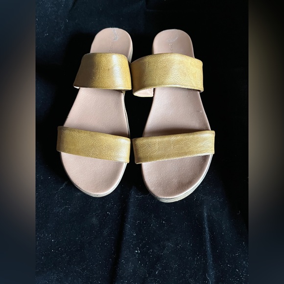 Maddon Girl size 8 small platform sandals - Picture 3 of 6